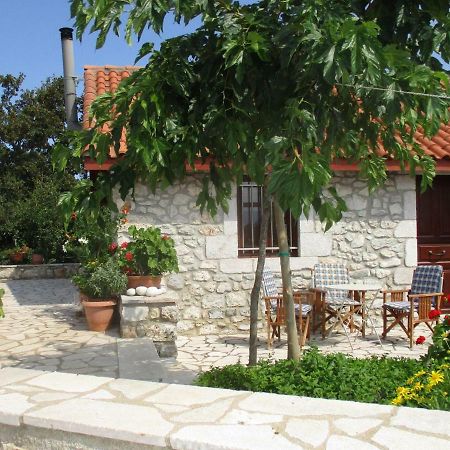 Stone House In A Quiet Landscape, Leonidion Villa Bagian luar foto