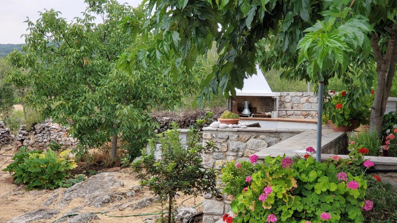 Stone House In A Quiet Landscape, Leonidion Villa Bagian luar foto