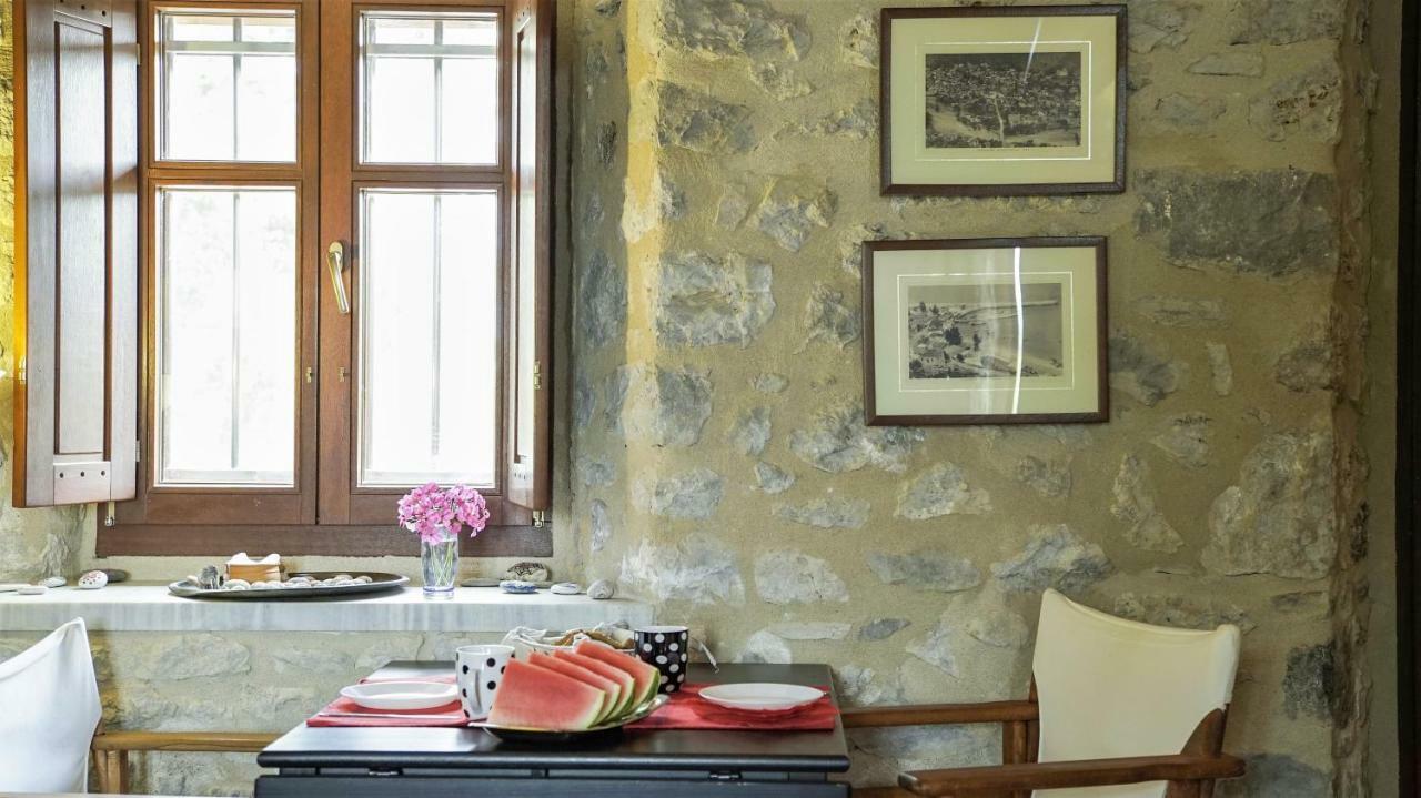 Stone House In A Quiet Landscape, Leonidion Villa Bagian luar foto
